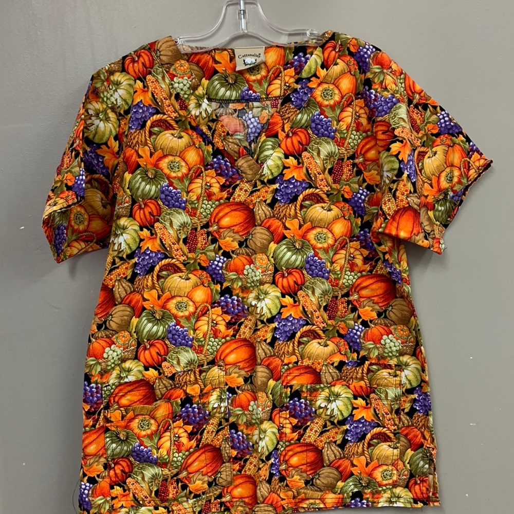 Cottonality Fall scrub top size small